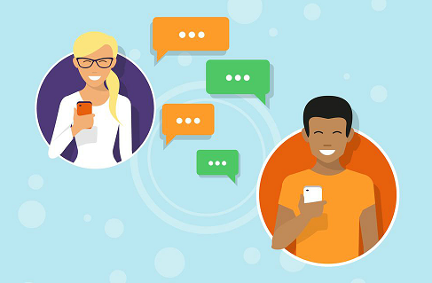 Desenho de duas pessoas com celular na mao e entre elas baloes simbolizando conversas via chat